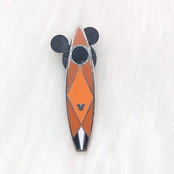 🔮 5/$25 Disney‎ Chip 'n' Dale Surfboard Pin - Picture 1 of 3